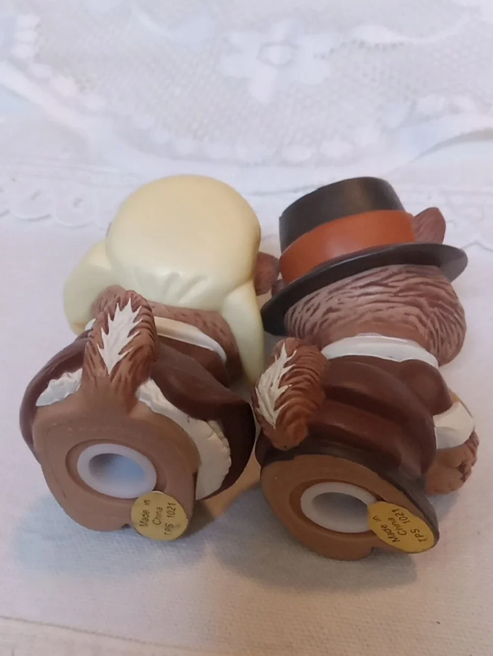 Thanksgiving Pilgrim Chipmunk Salt & Pepper